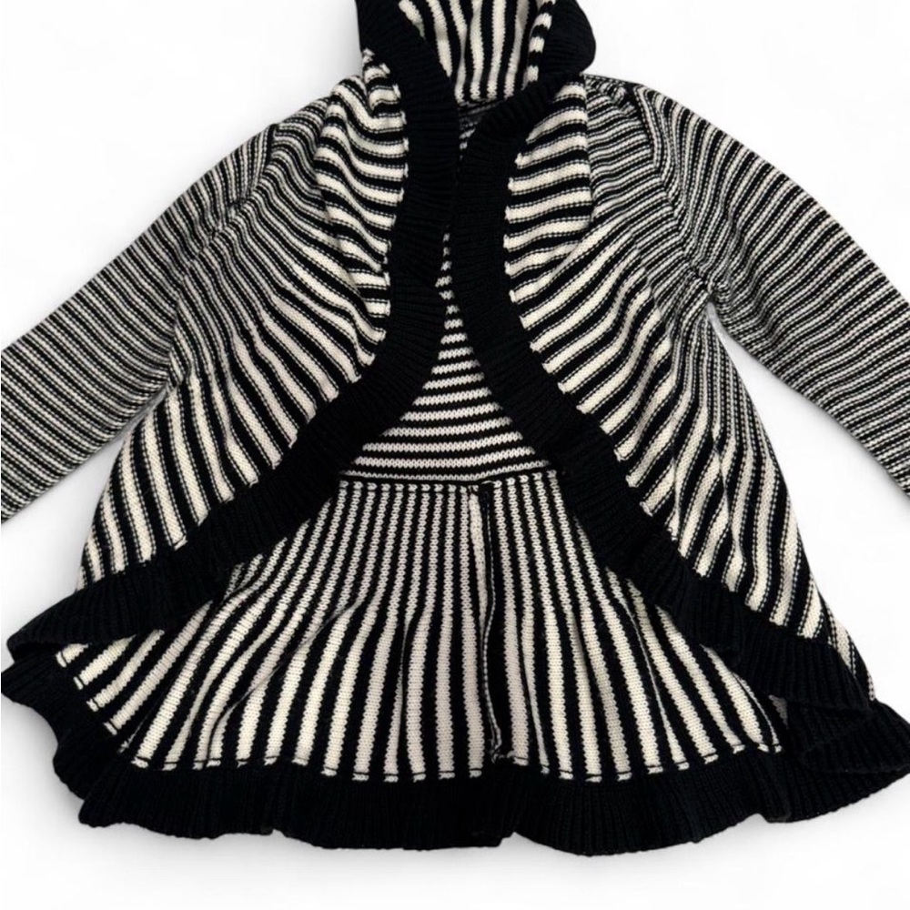 Sioni Monochrome Striped Knit